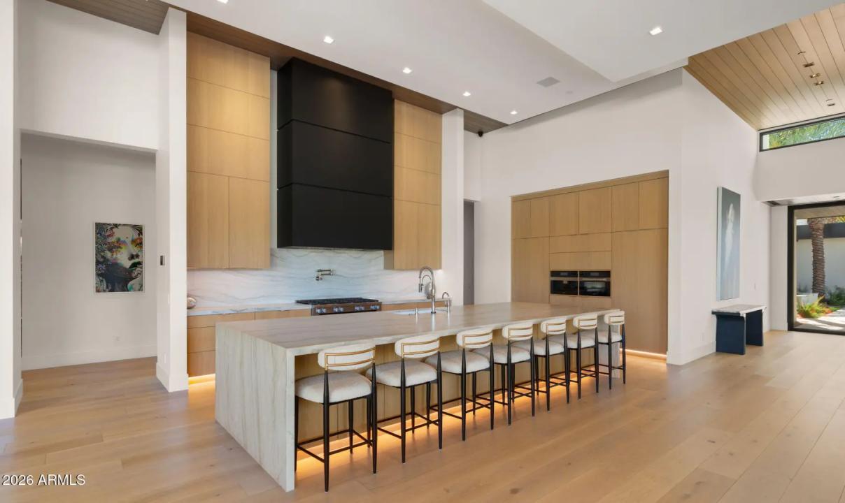 Real Estate Picture 30