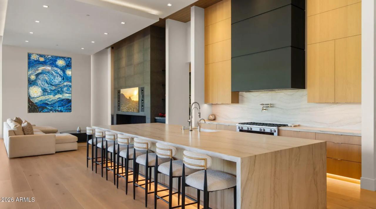 Real Estate Picture 22