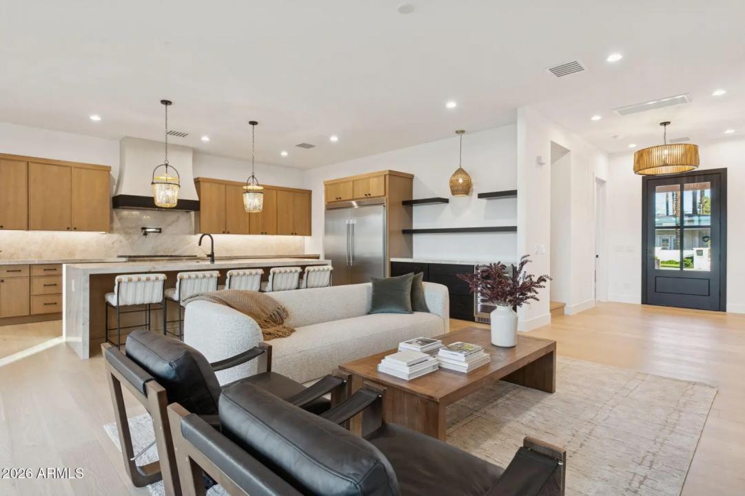 Real Estate Picture 18