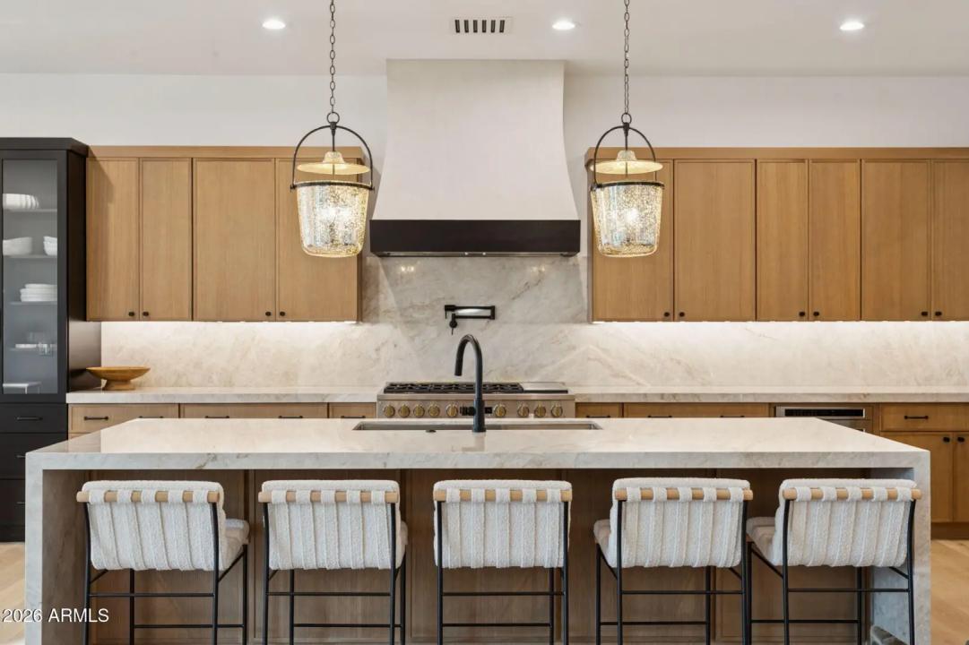 Real Estate Picture 7