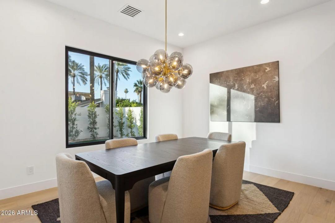 Real Estate Picture 15