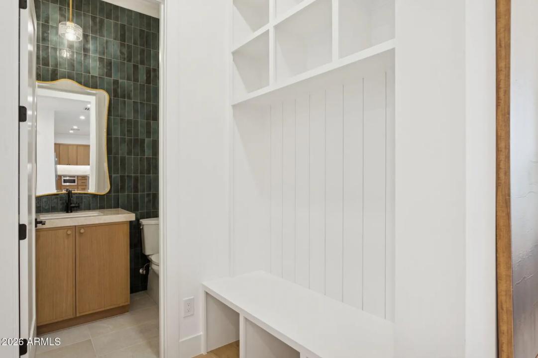 Real Estate Picture 21