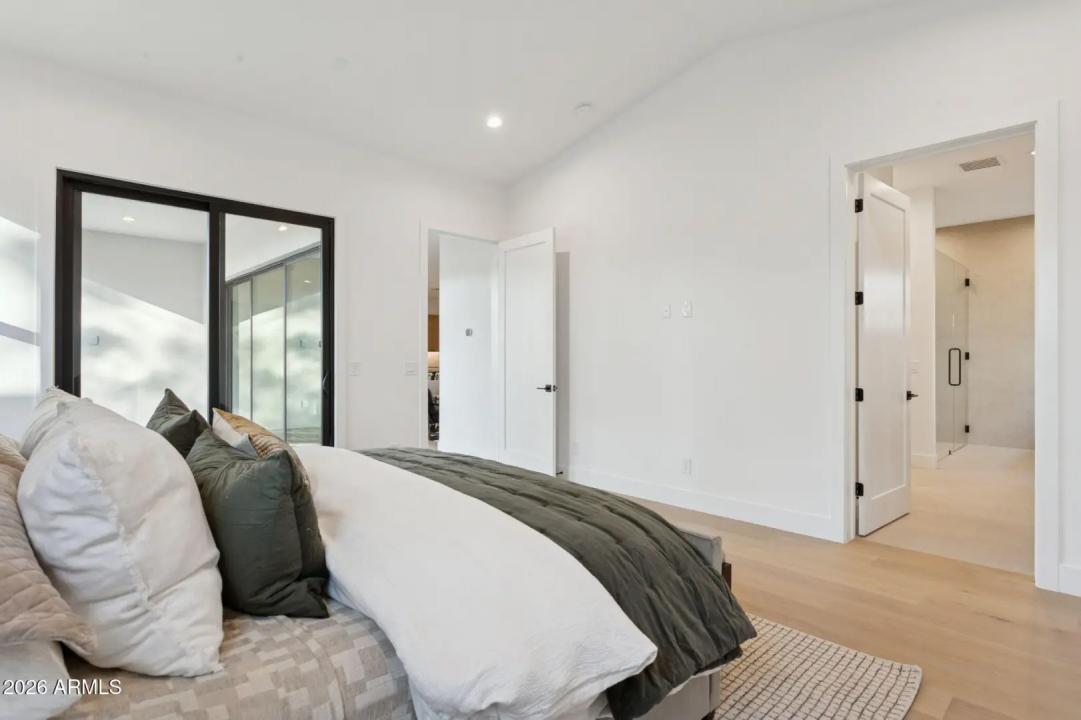 Real Estate Picture 28