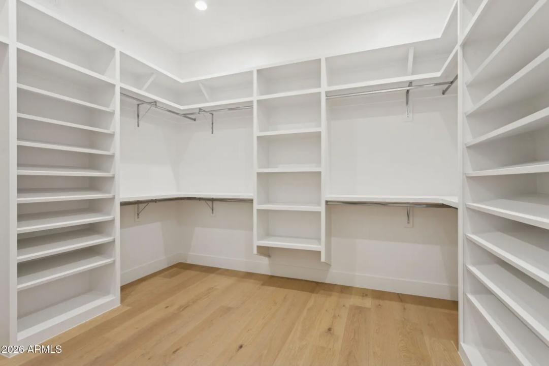 Real Estate Picture 32