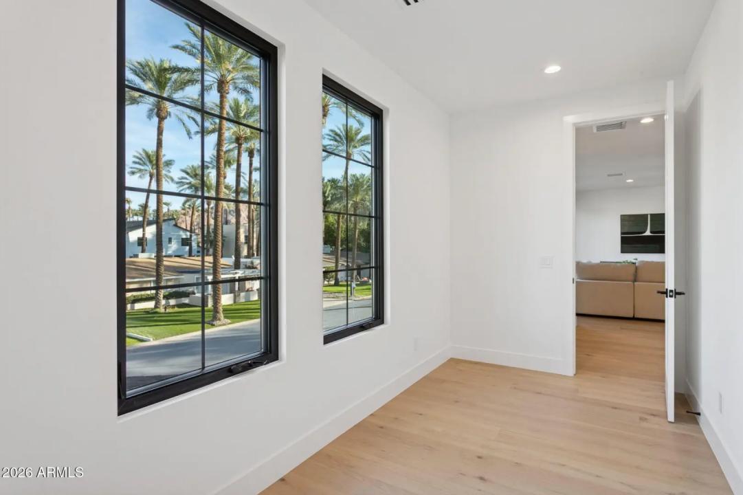 Real Estate Picture 42