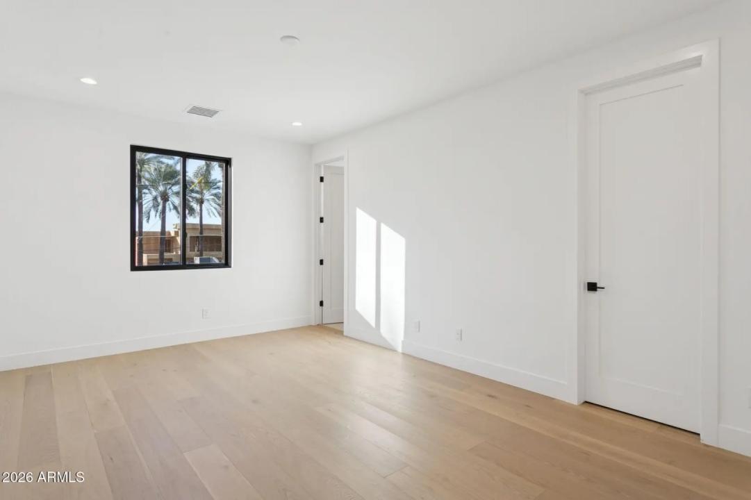 Real Estate Picture 35