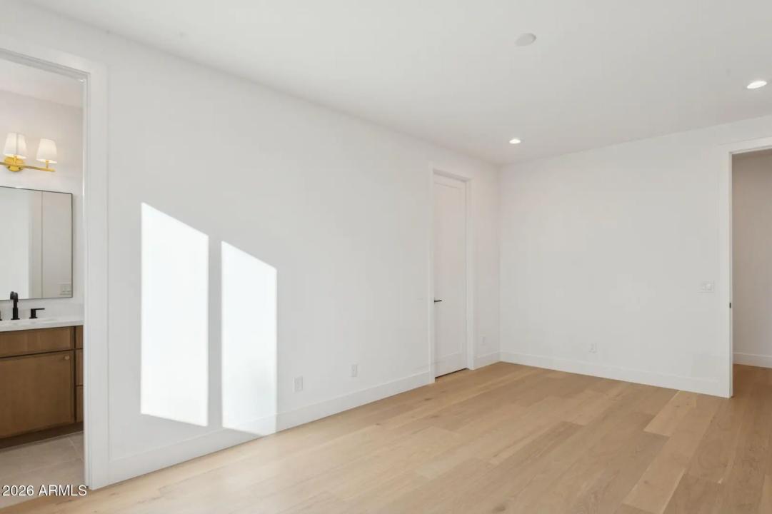 Real Estate Picture 36