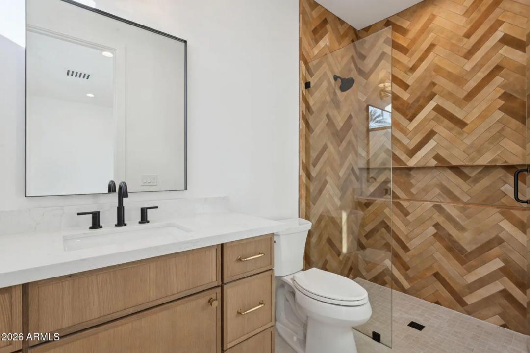 Real Estate Picture 37