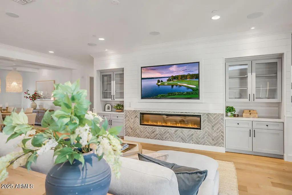 Real Estate Picture 7