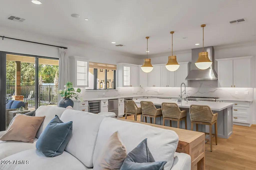 Real Estate Picture 9