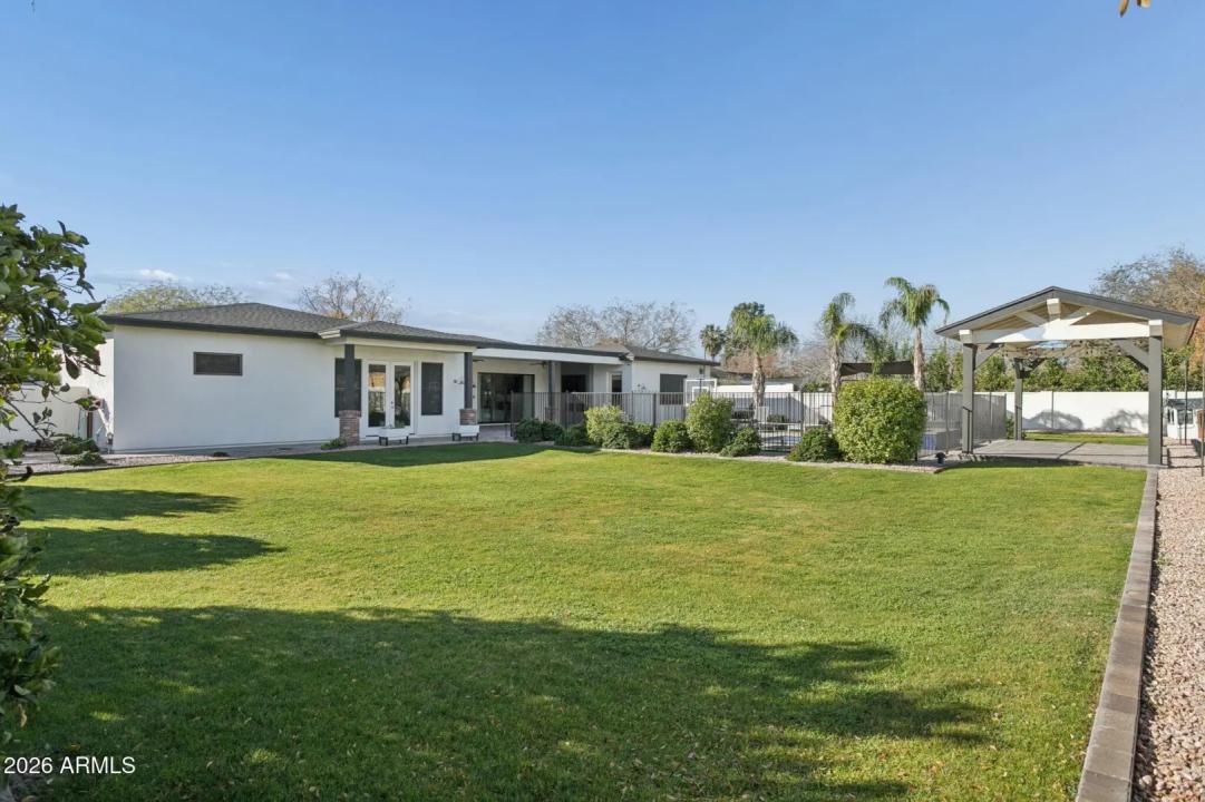 Real Estate Picture 26