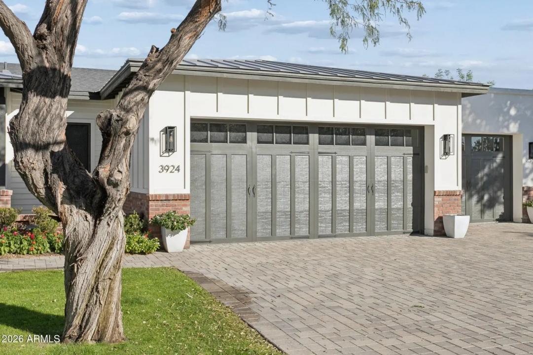 Real Estate Picture 5