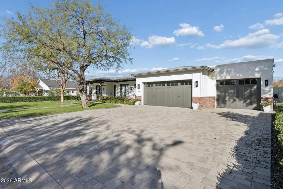 Real Estate Picture 6