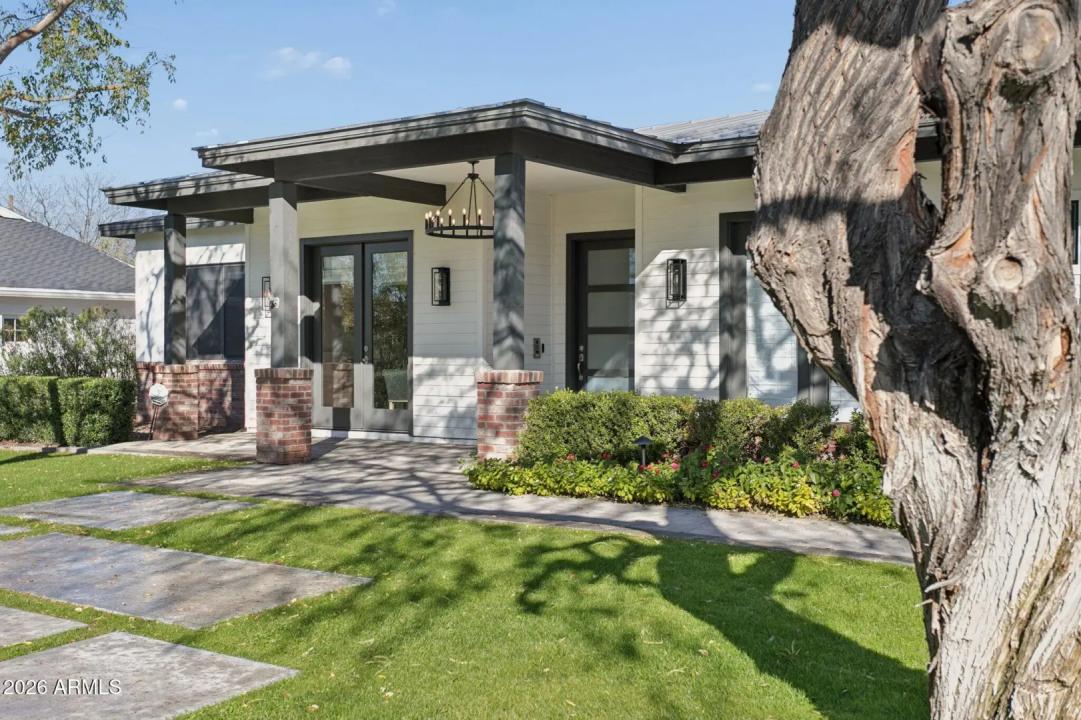 Real Estate Picture 2