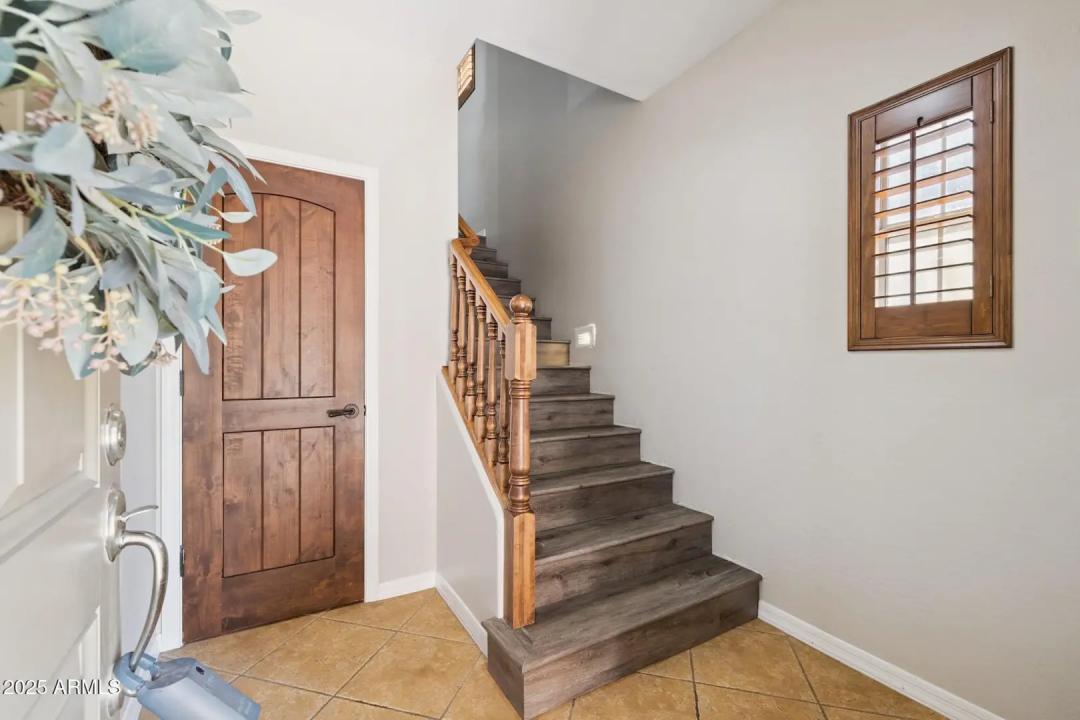 Real Estate Picture 7