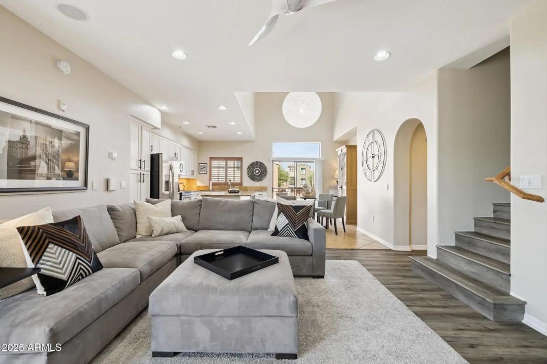 Real Estate Picture 8