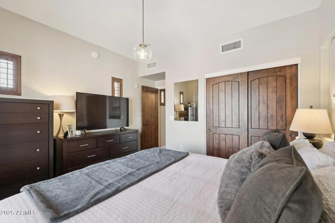 Real Estate Picture 32