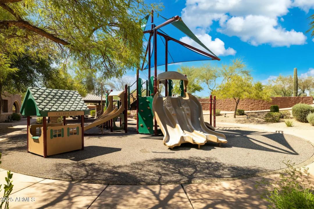 Real Estate Picture 38