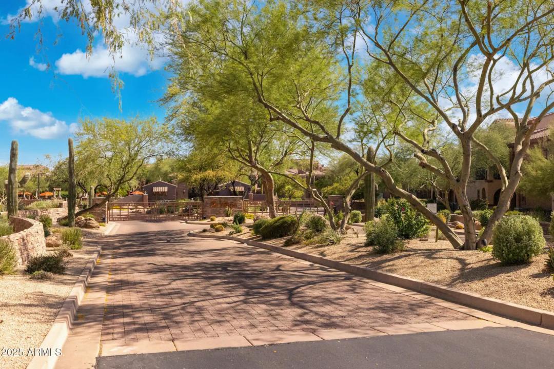 Real Estate Picture 39