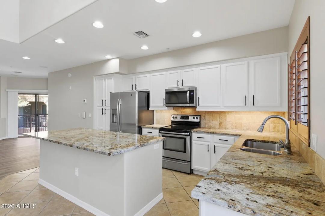 Real Estate Picture 13