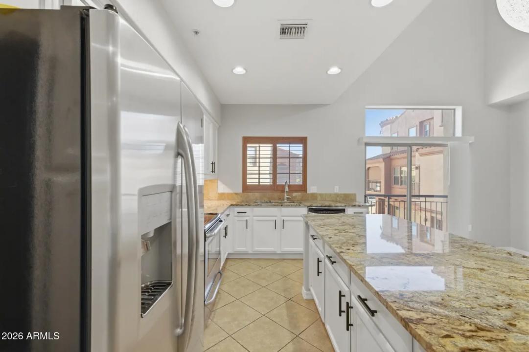 Real Estate Picture 14