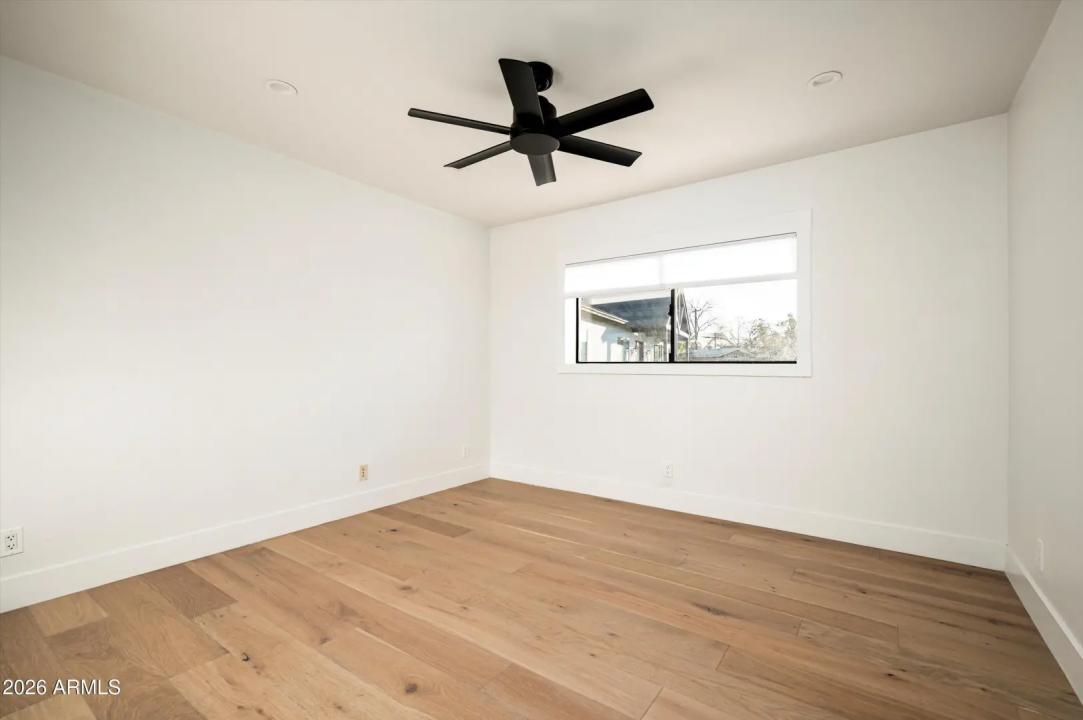 Real Estate Picture 19