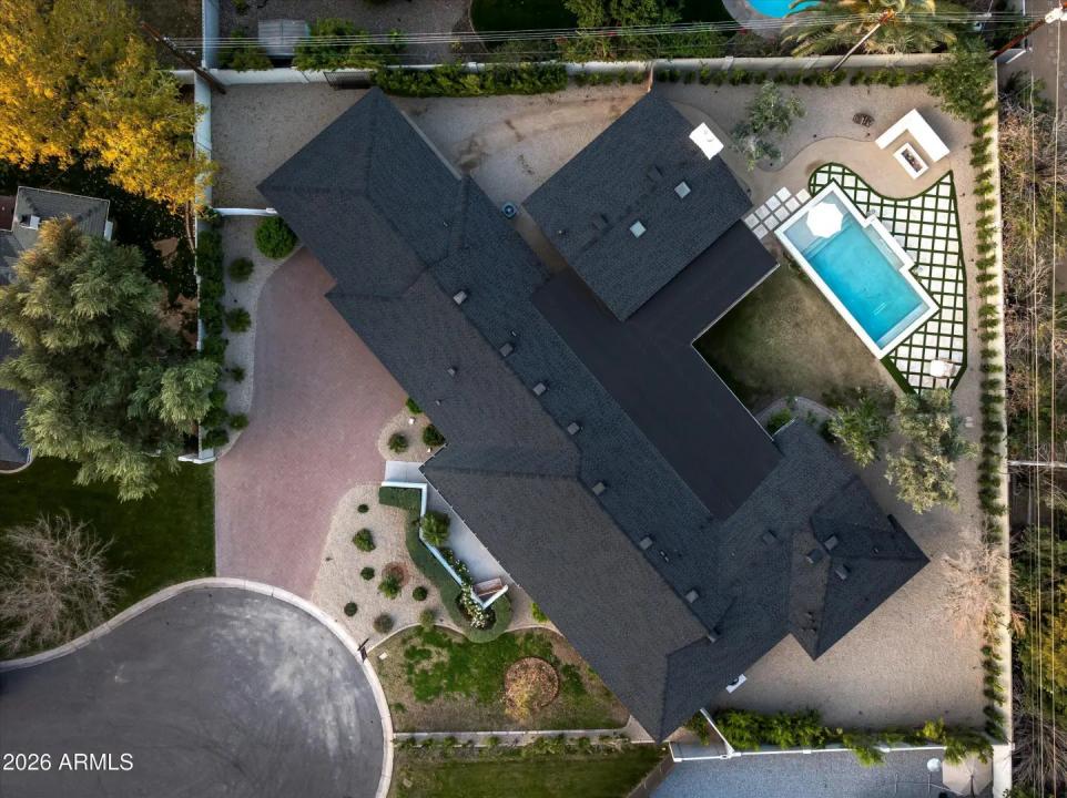 Real Estate Picture 14