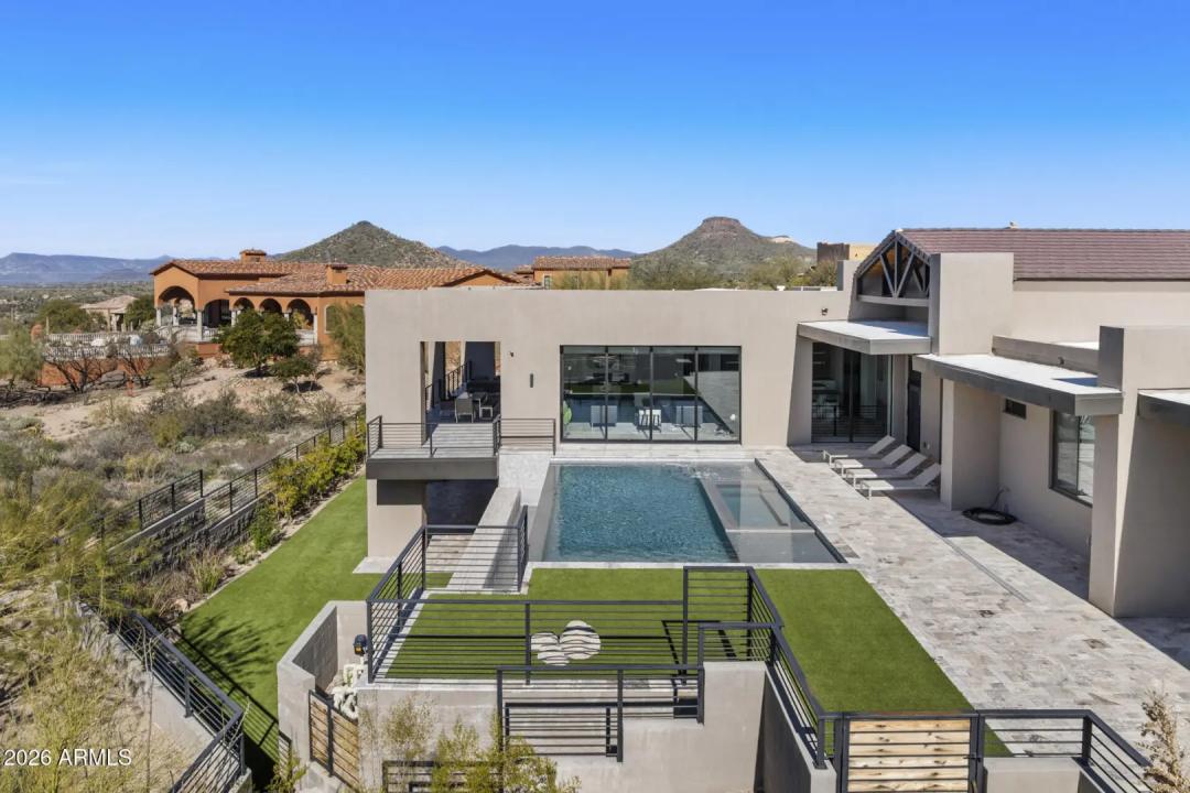 Real Estate Picture 6