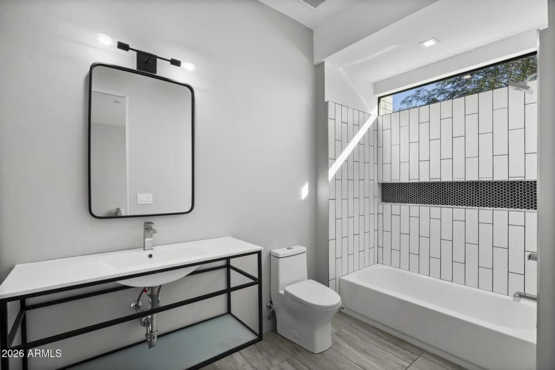 Real Estate Picture 33