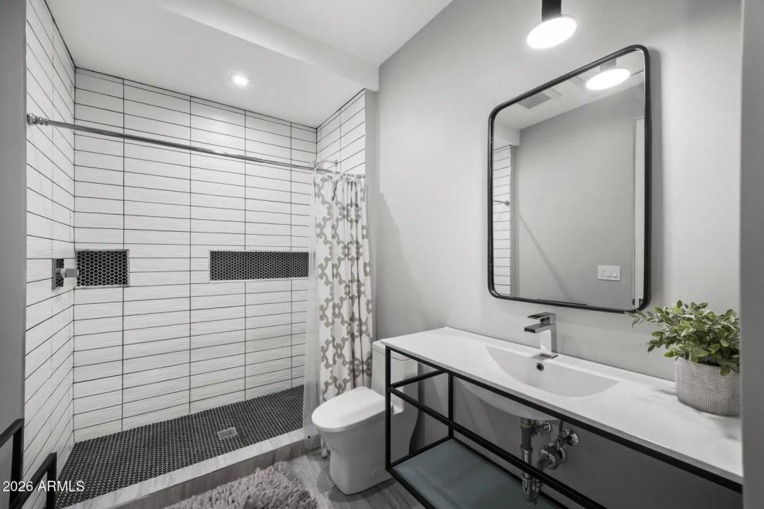 Real Estate Picture 35