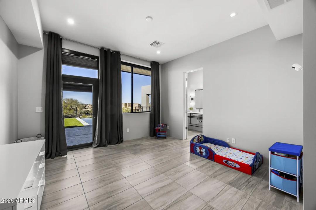 Real Estate Picture 36