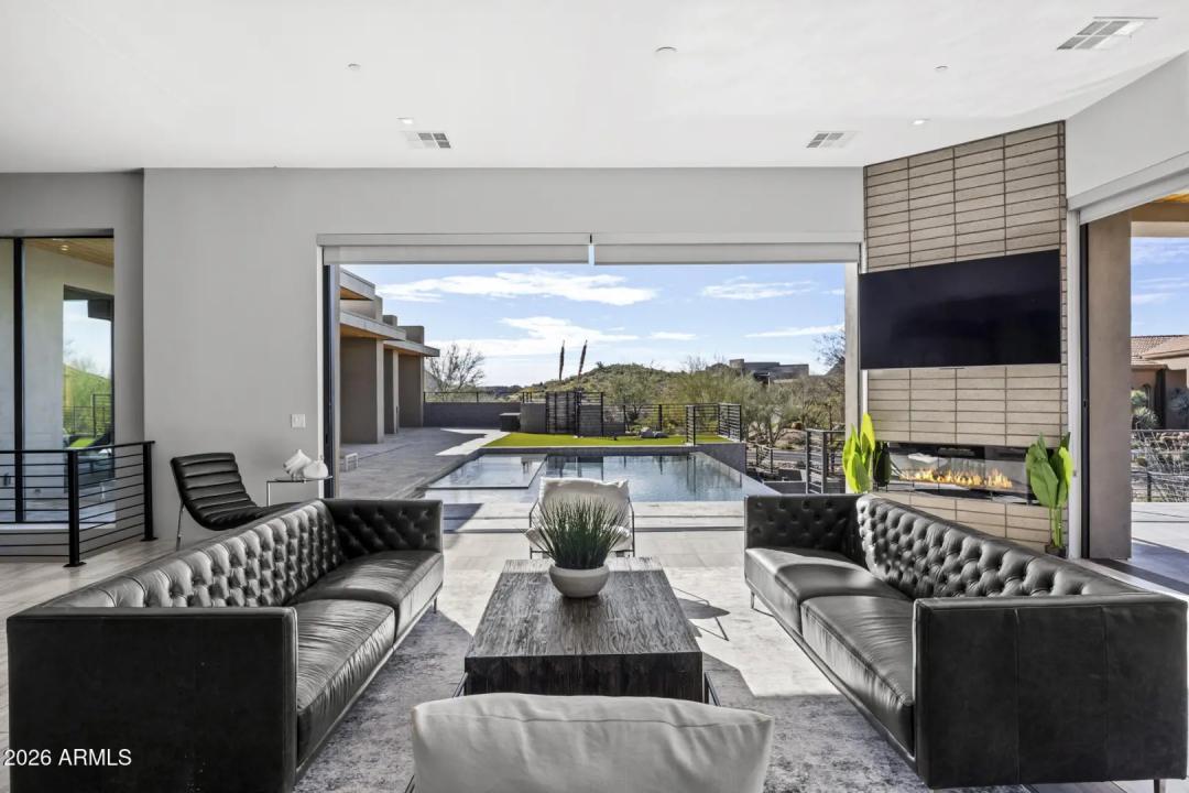 Real Estate Picture 11