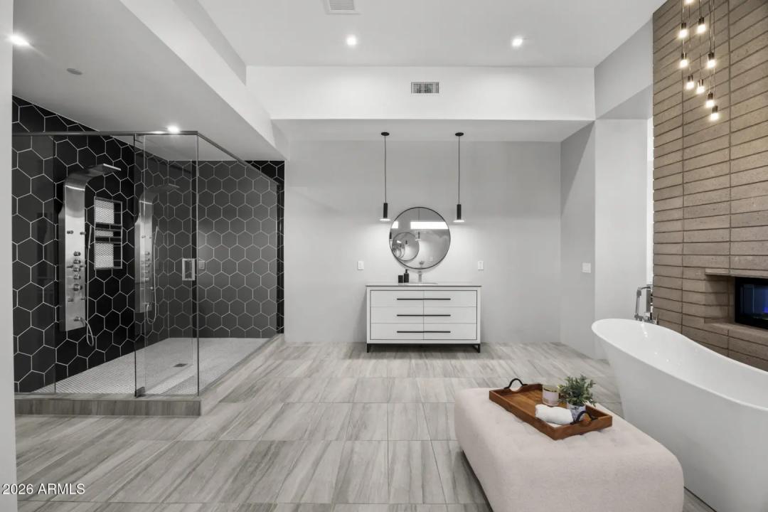 Real Estate Picture 18