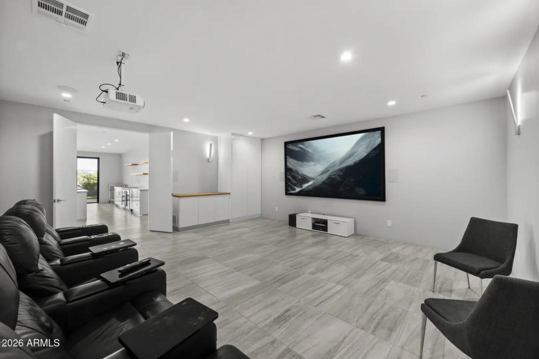 Real Estate Picture 28