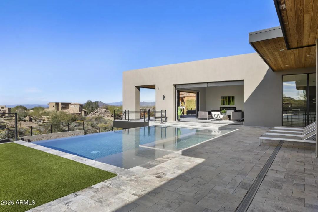 Real Estate Picture 43