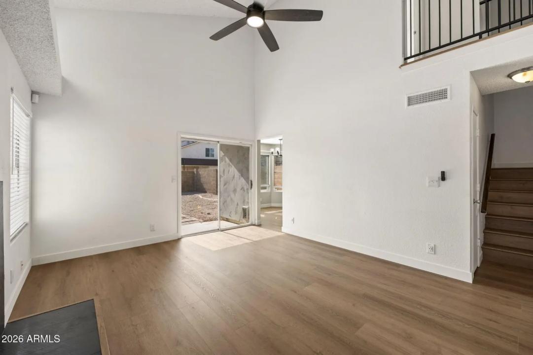 Real Estate Picture 4