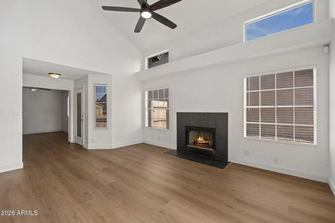 Real Estate Picture 5