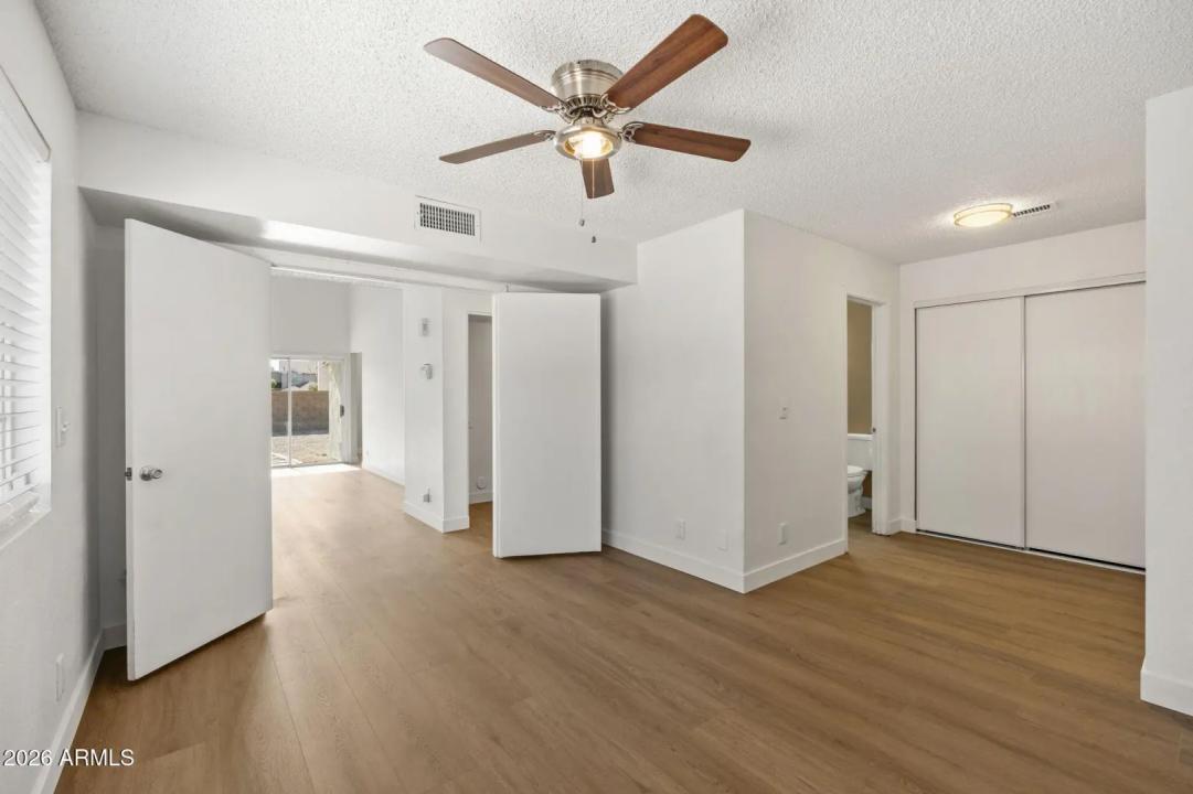 Real Estate Picture 6