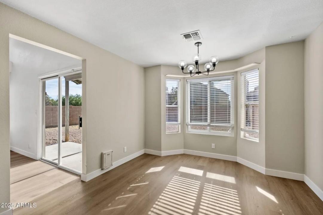 Real Estate Picture 7