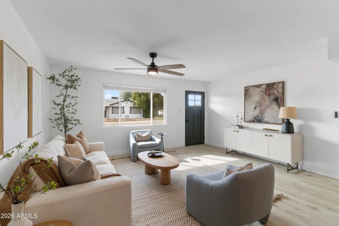 Real Estate Picture 3