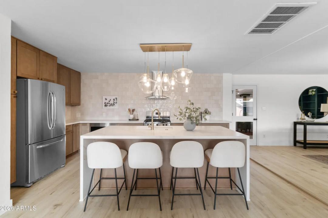 Real Estate Picture 6