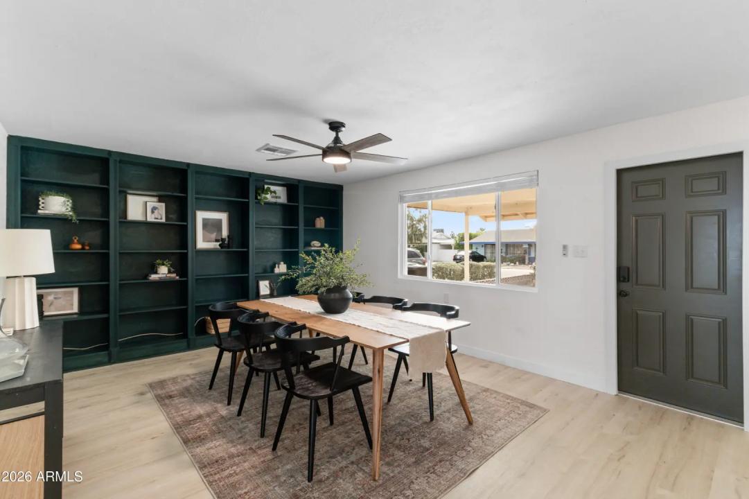 Real Estate Picture 11