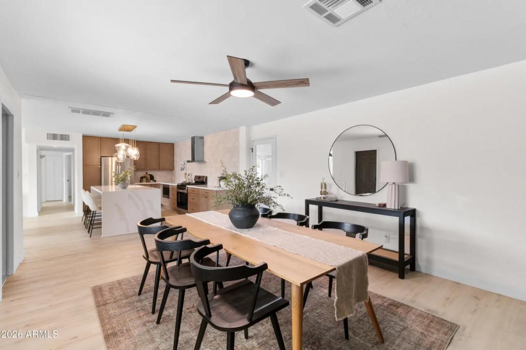 Real Estate Picture 9