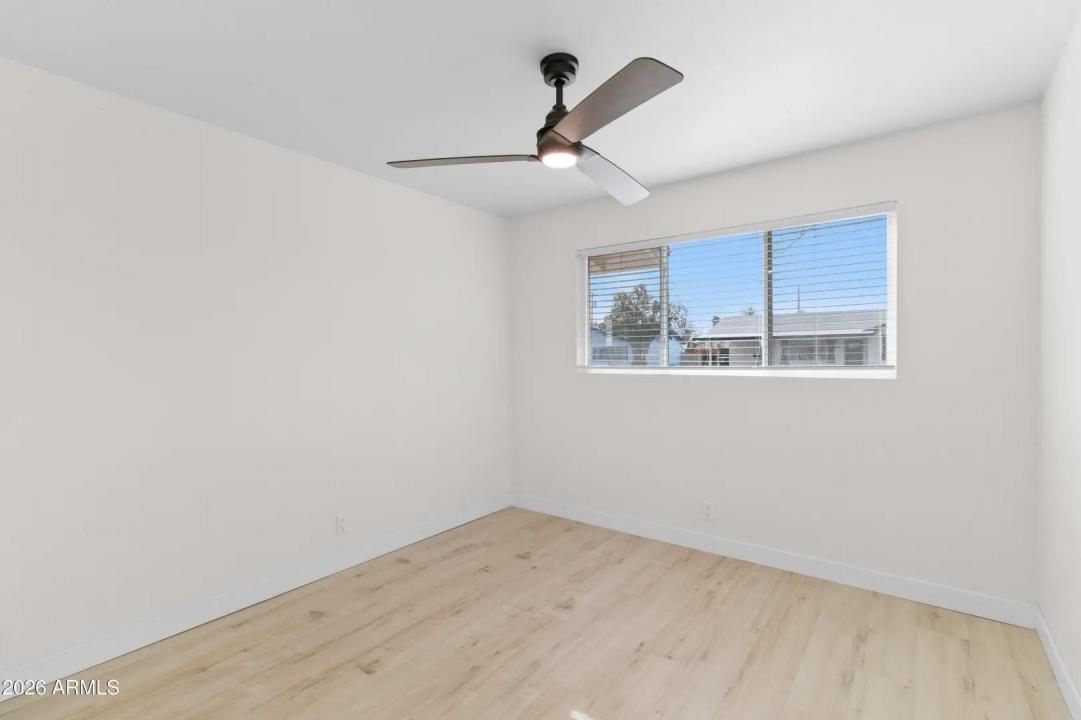 Real Estate Picture 15