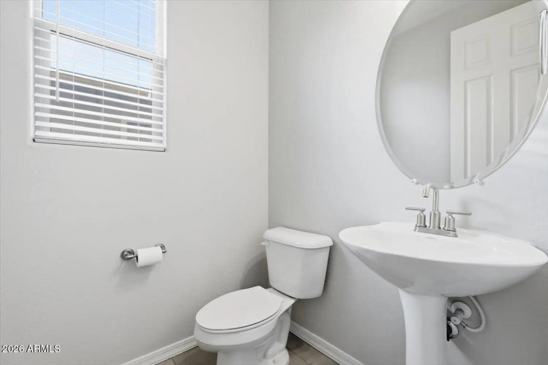 Real Estate Picture 9