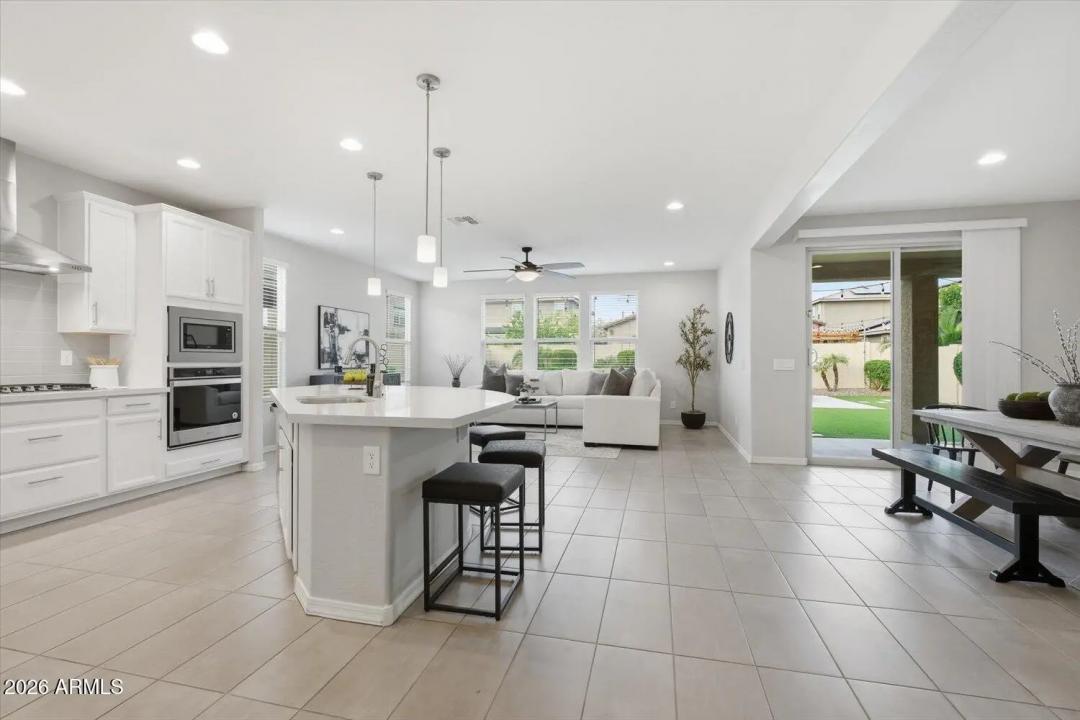 Real Estate Picture 10