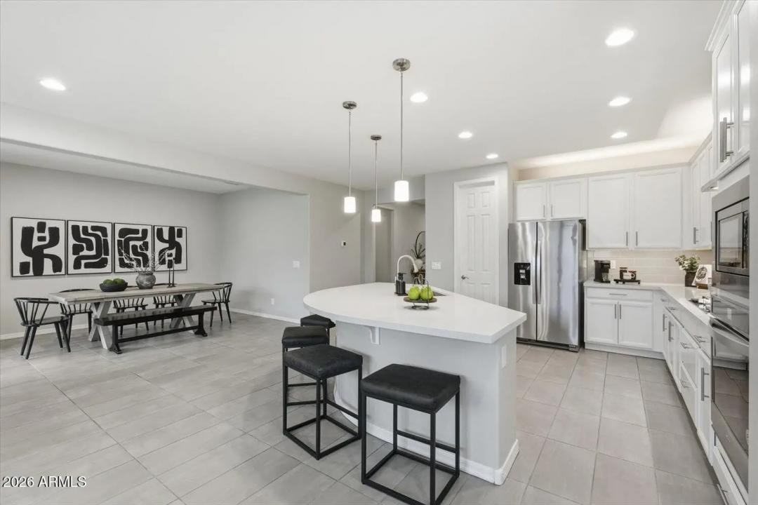 Real Estate Picture 14