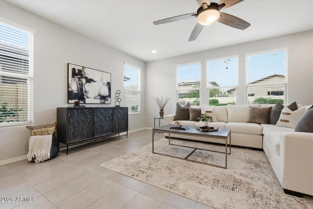 Real Estate Picture 17