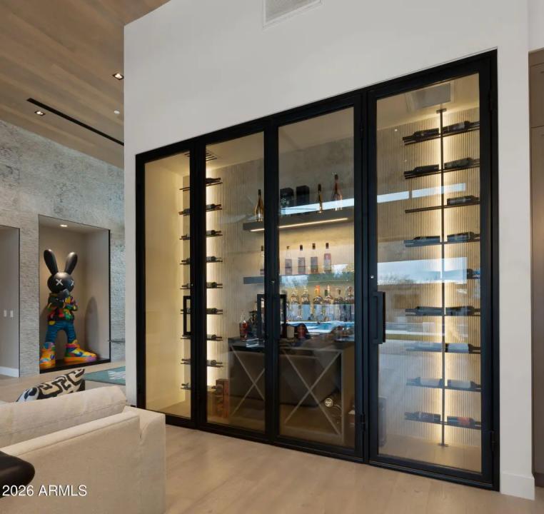 Real Estate Picture 16