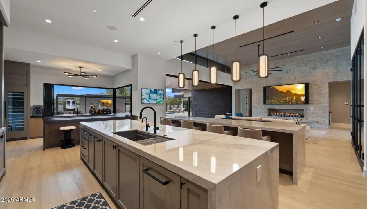 Real Estate Picture 26